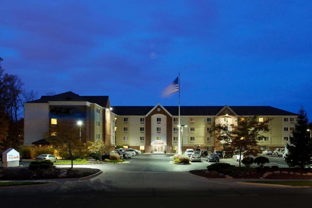 Sonesta Simply Suites Cleveland North Olmsted Airport Exterior photo