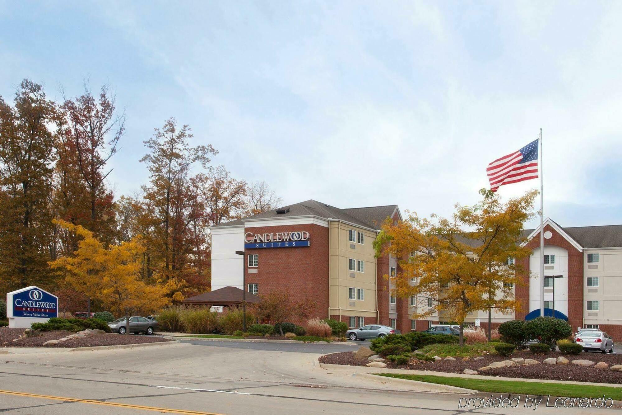 Sonesta Simply Suites Cleveland North Olmsted Airport Exterior photo