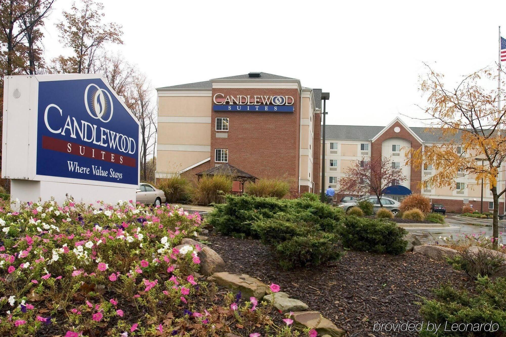 Sonesta Simply Suites Cleveland North Olmsted Airport Exterior photo